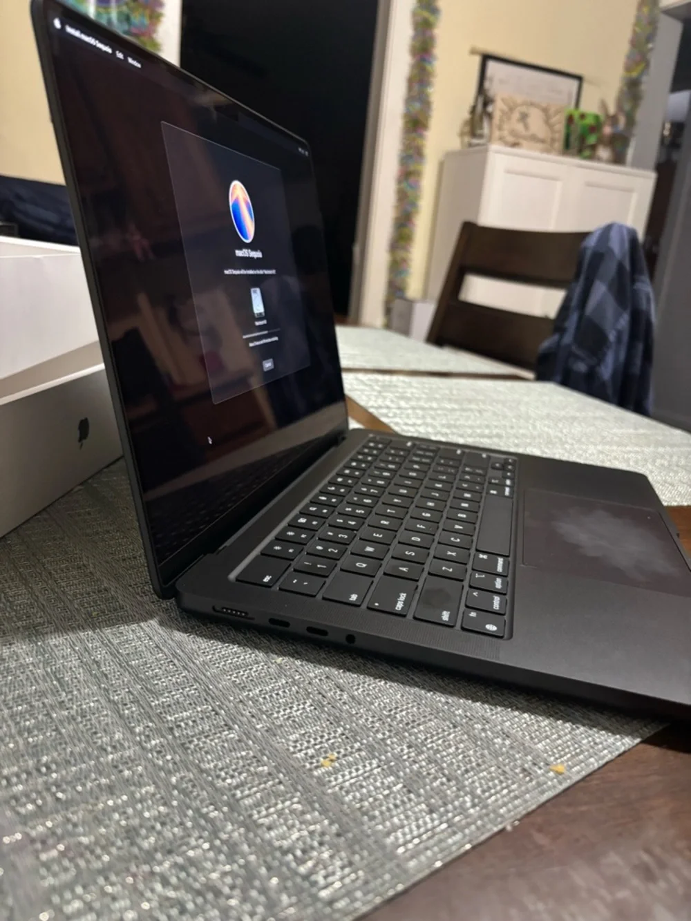 Apple MacBook Pro in Space Gray - Retail Box